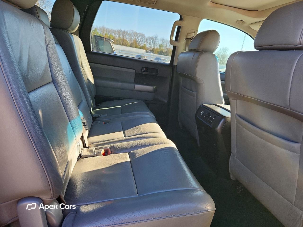 Toyota Sequoia 2012