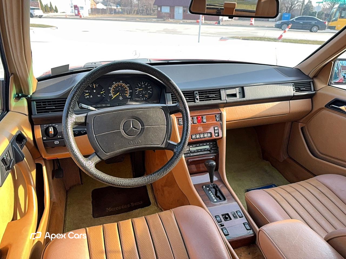 Mercedes-Benz  1987