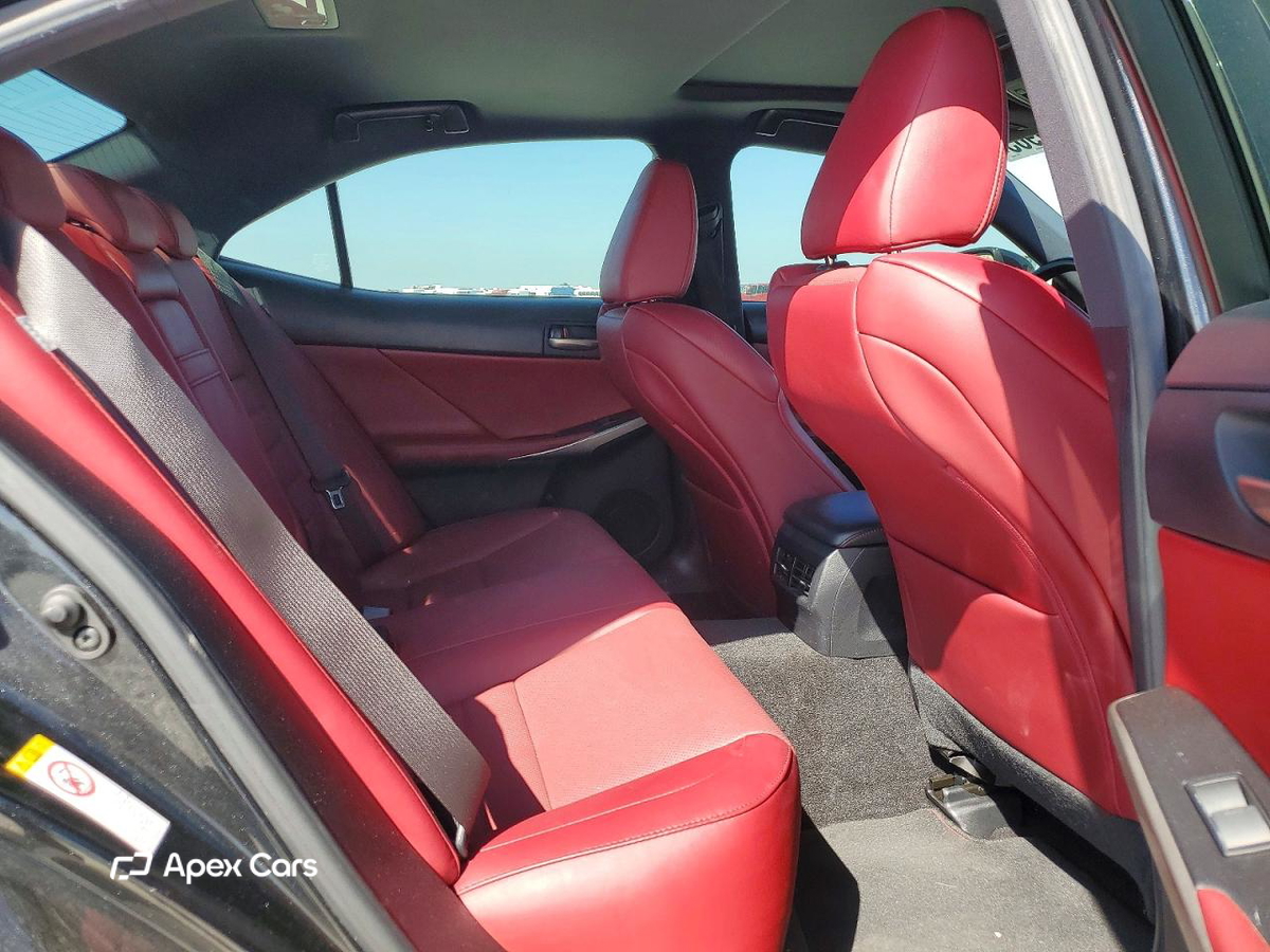 Lexus IS 2019