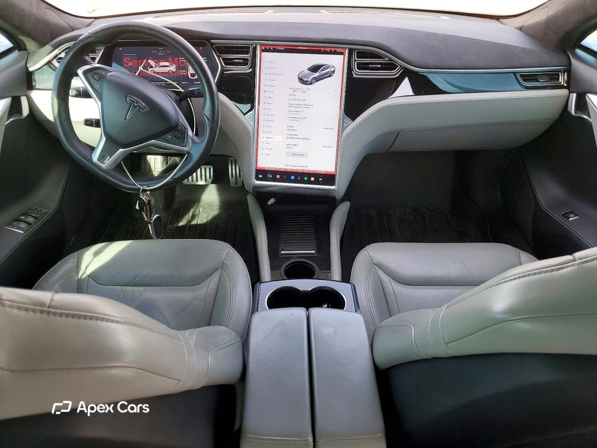 Tesla Model S 2015