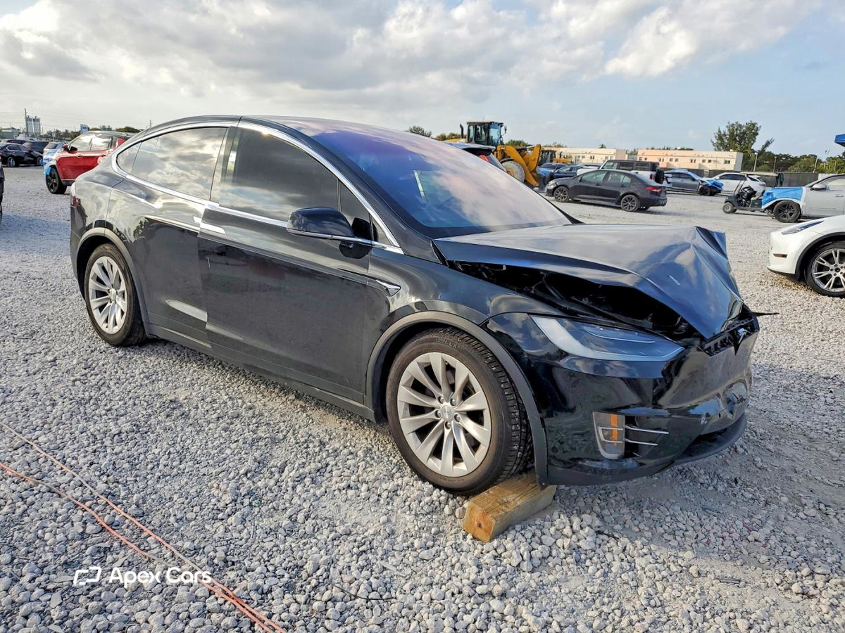 Tesla Model X 2019