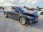 Tesla Model X 2019