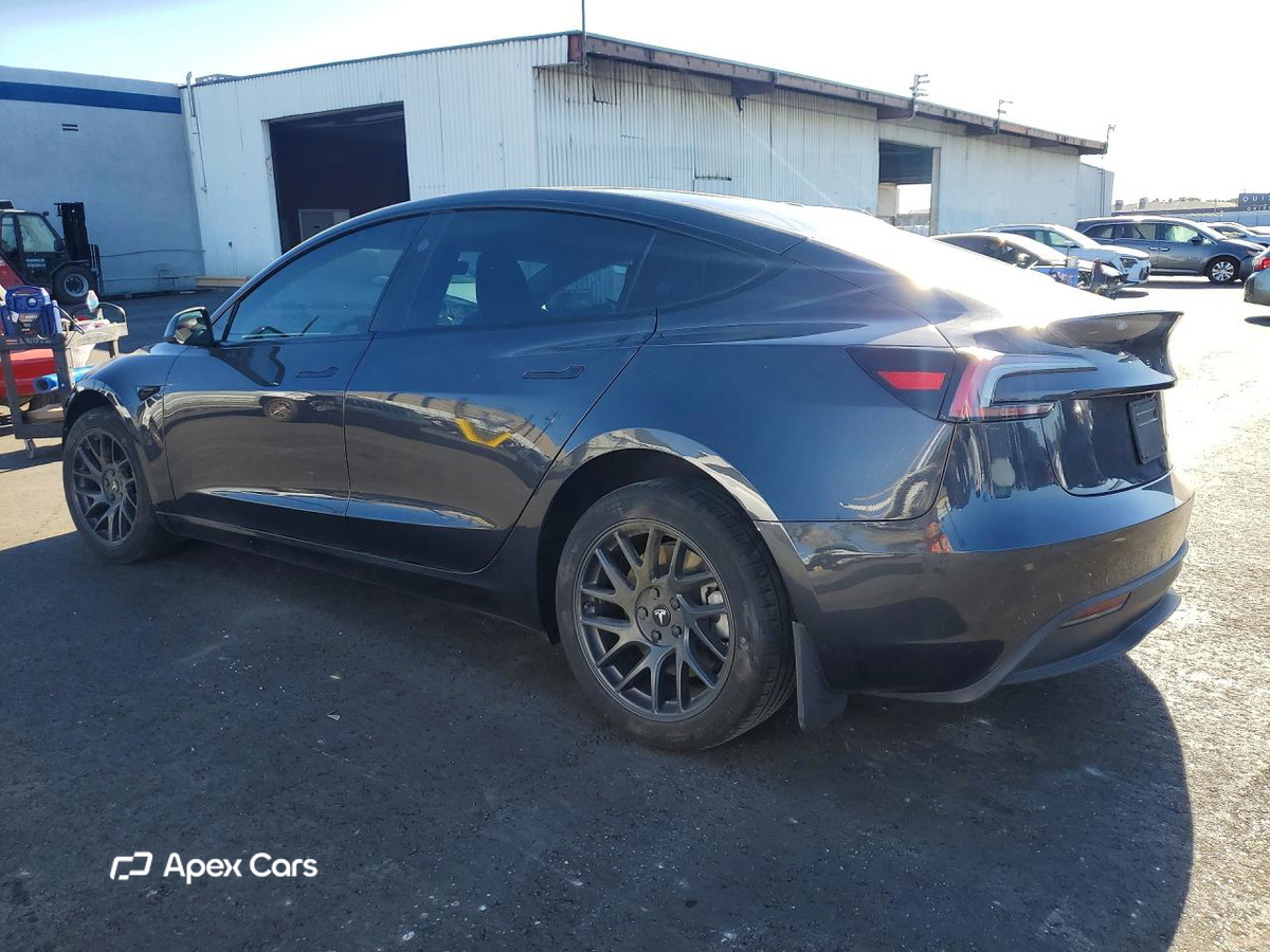 Tesla Model 3 2024