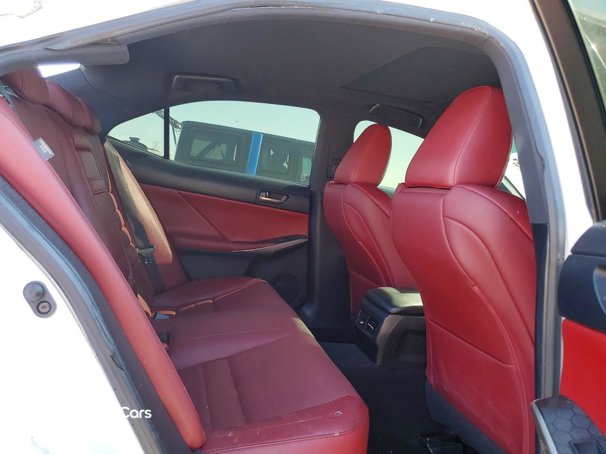 Lexus IS 2019