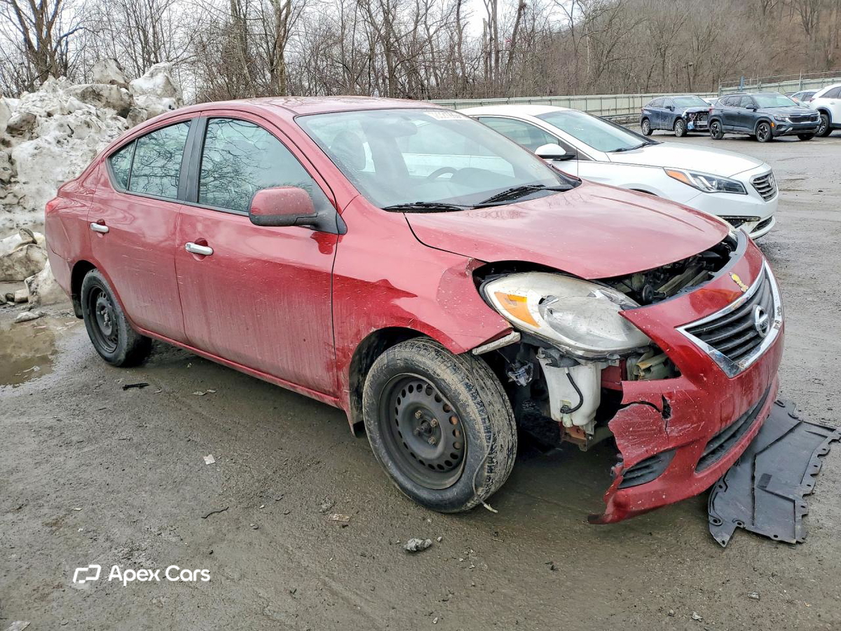 Nissan Versa 2012