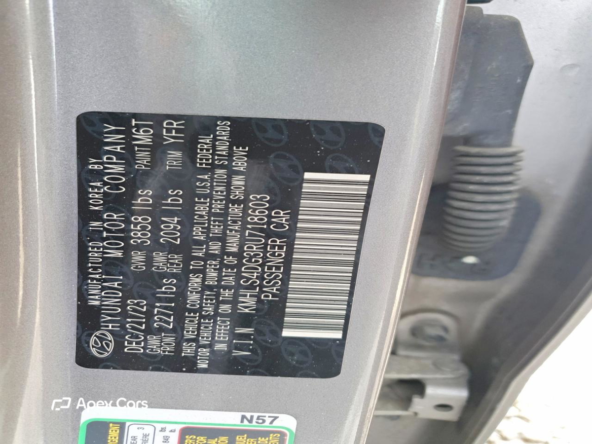 Hyundai Elantra 2024