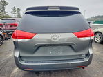 Toyota Sienna 2011