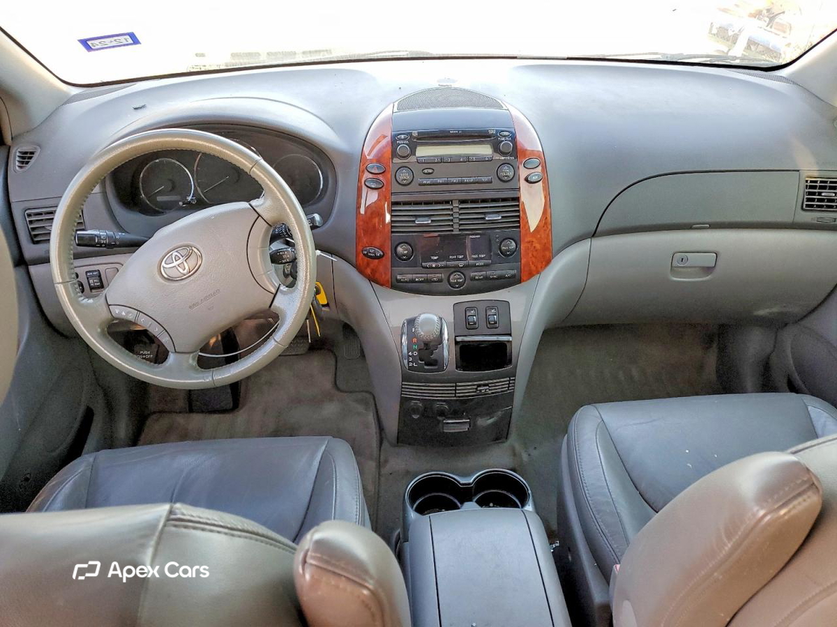 Toyota Sienna 2010