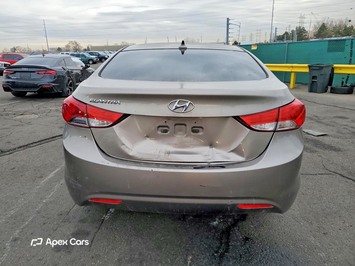 Hyundai Elantra 2013