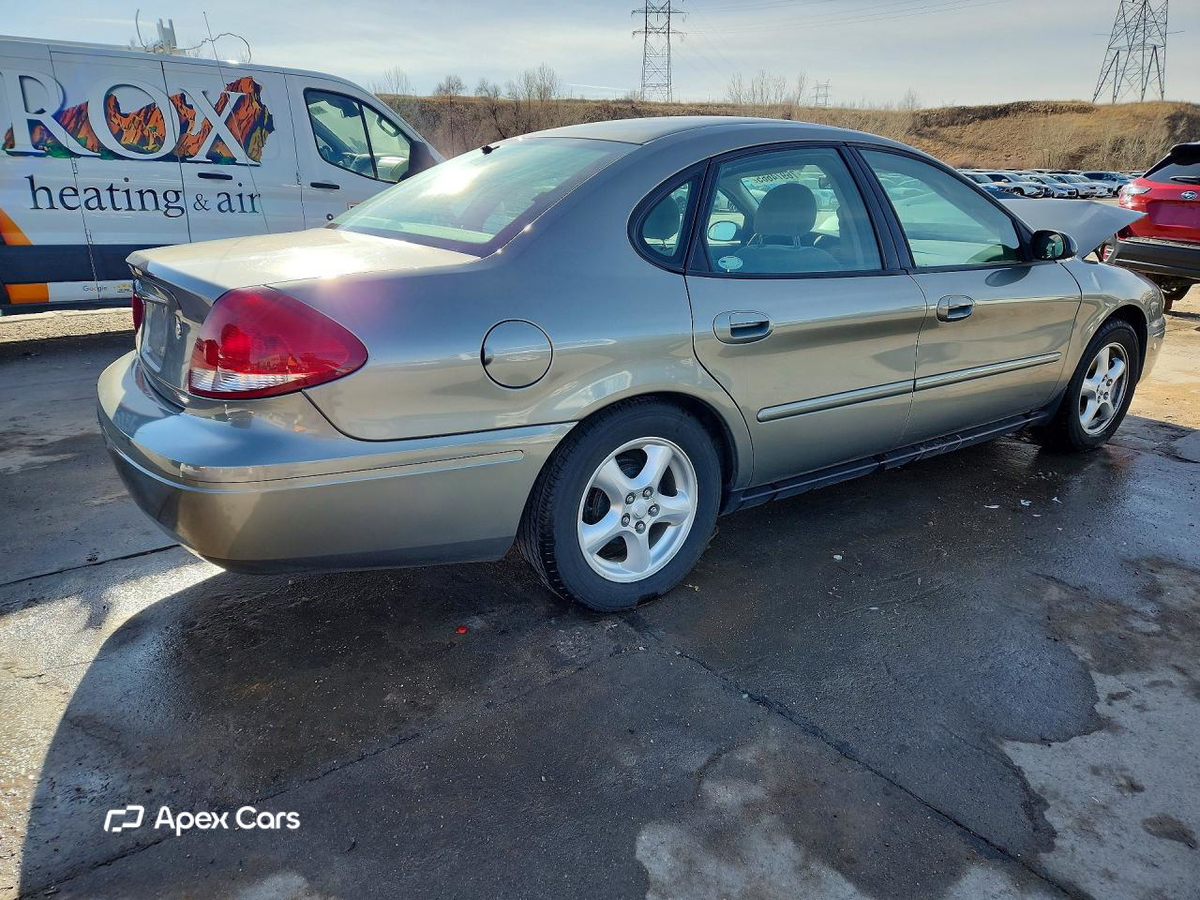 Ford Taurus 2004
