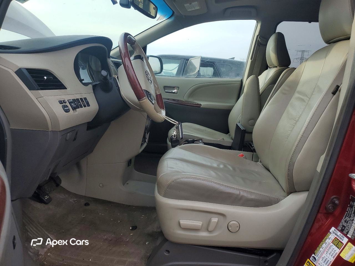 Toyota Sienna 2014