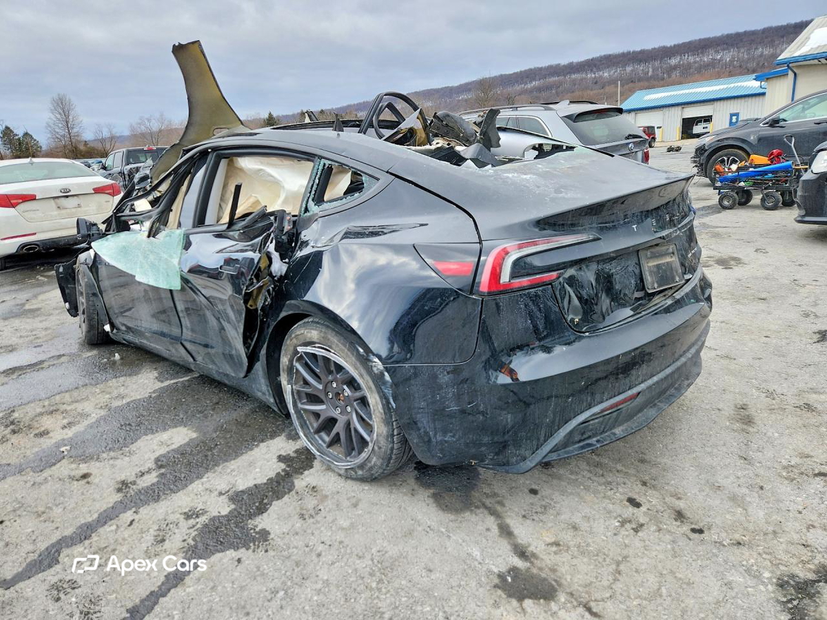Tesla Model 3 2024