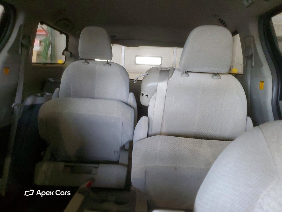 Toyota Sienna 2012