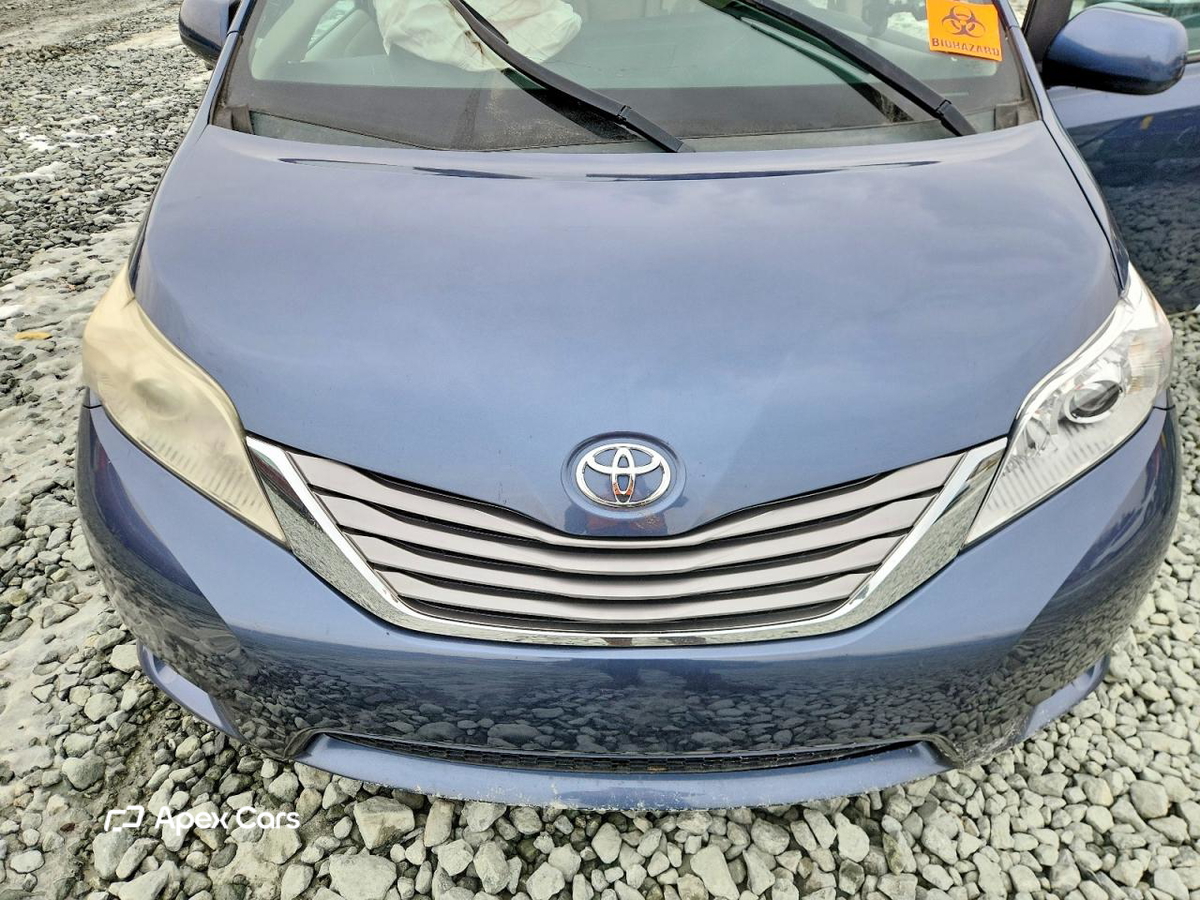 Toyota Sienna 2015