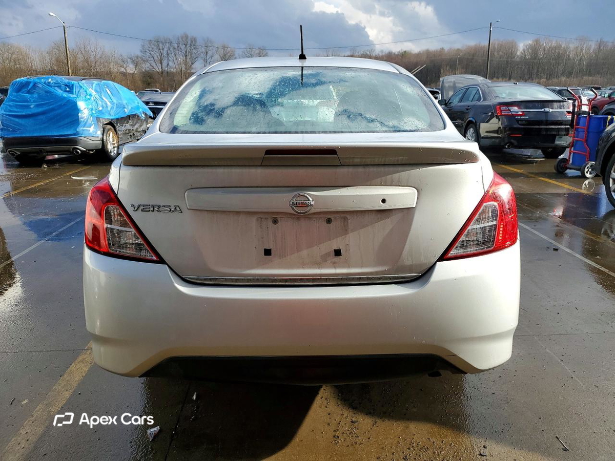 Nissan Versa 2018