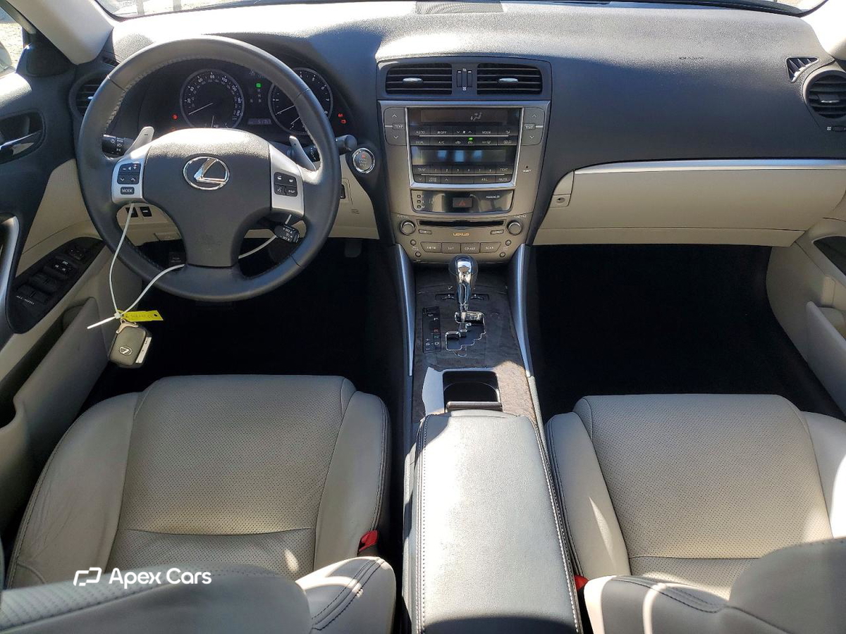 Lexus IS 2011