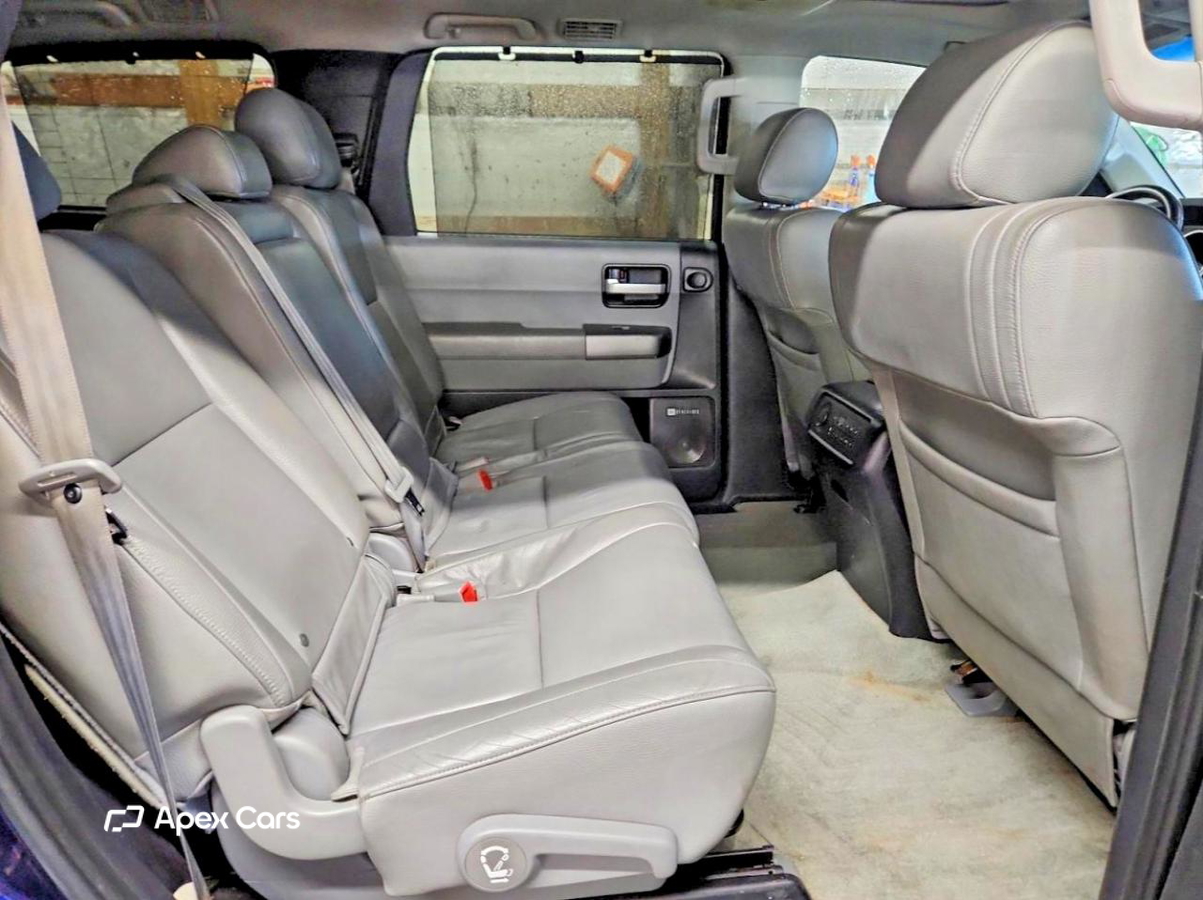 Toyota Sequoia 2010