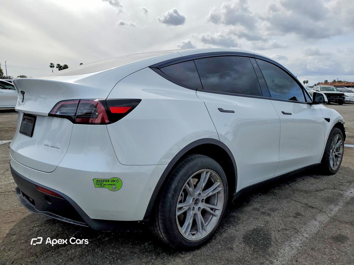 Tesla Model Y 2022