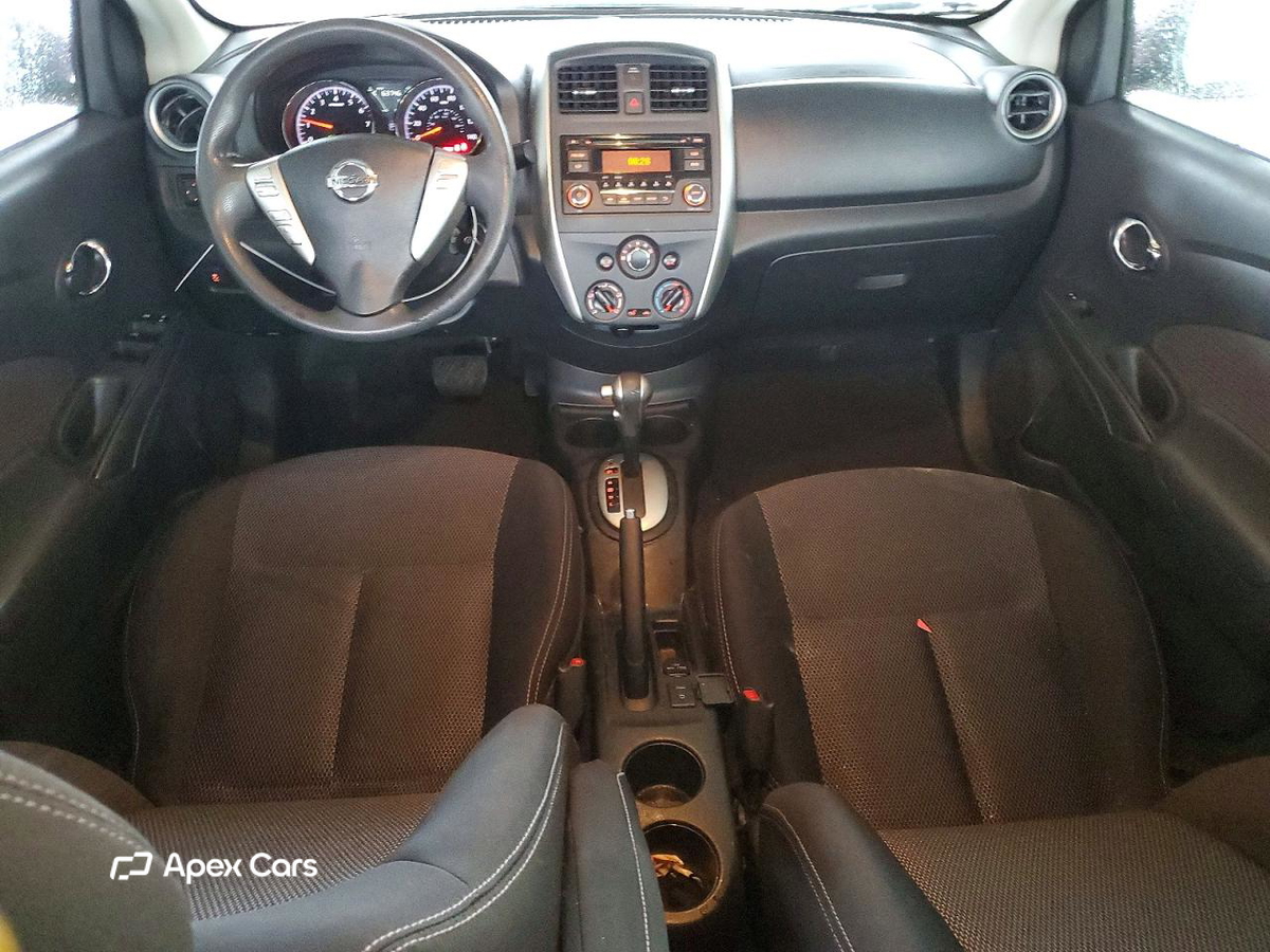 Versa 2015