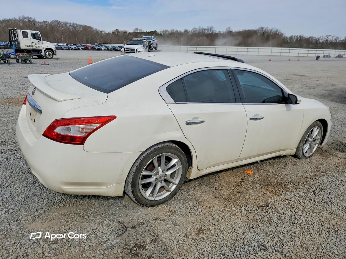 Nissan Maxima 2011