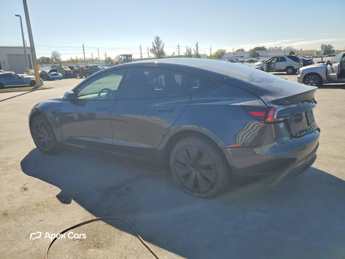 Tesla Model 3 2024