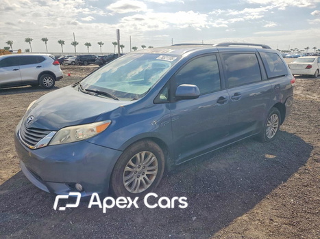 Toyota Sienna 2014 - Image 1 of 5