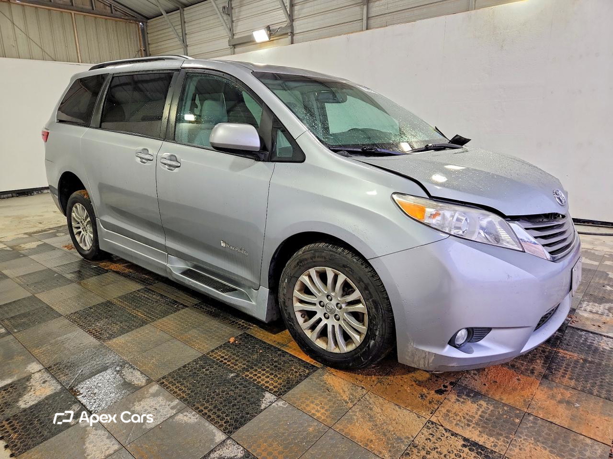 Toyota Sienna 2016