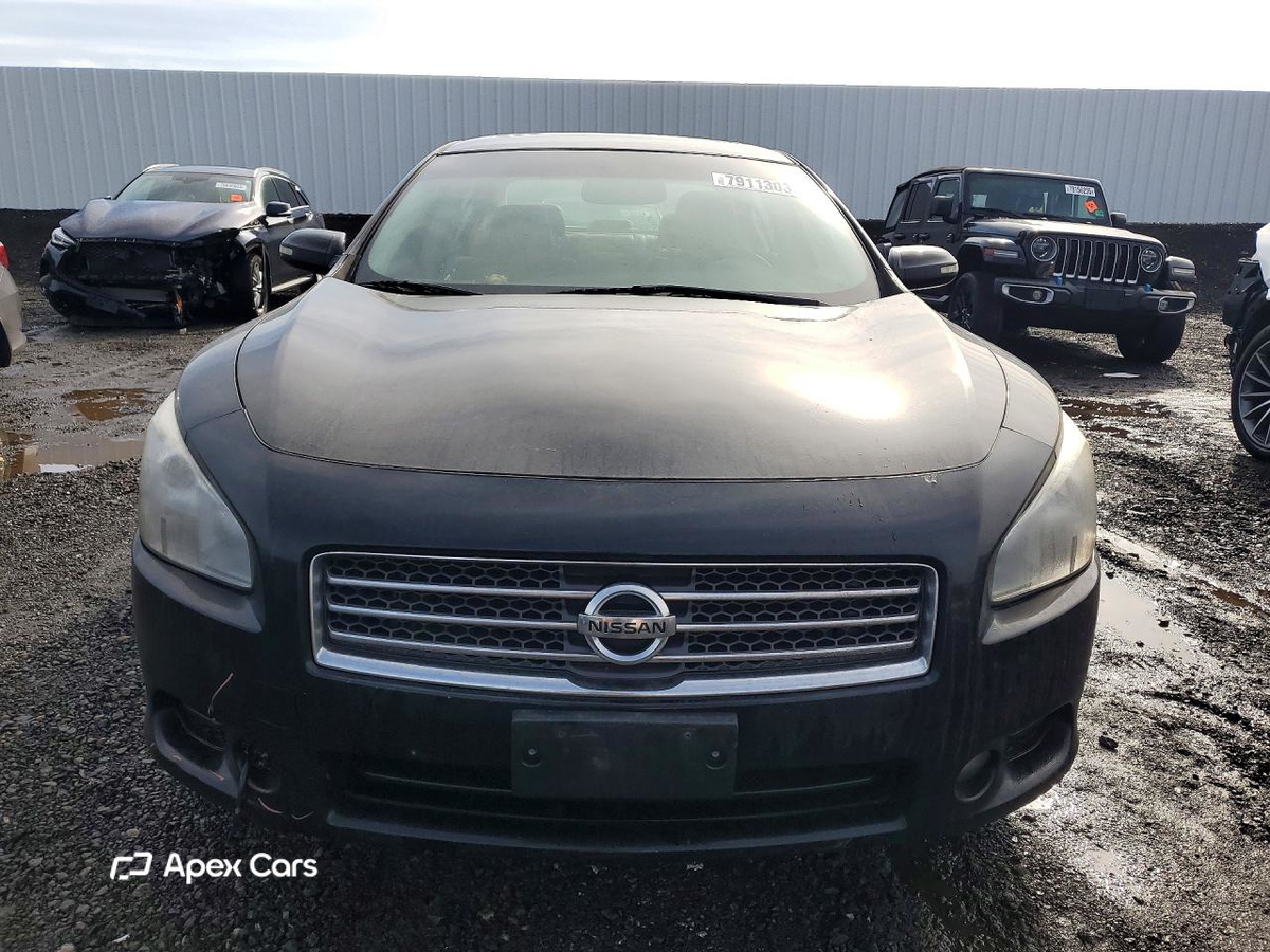 Nissan Maxima 2011