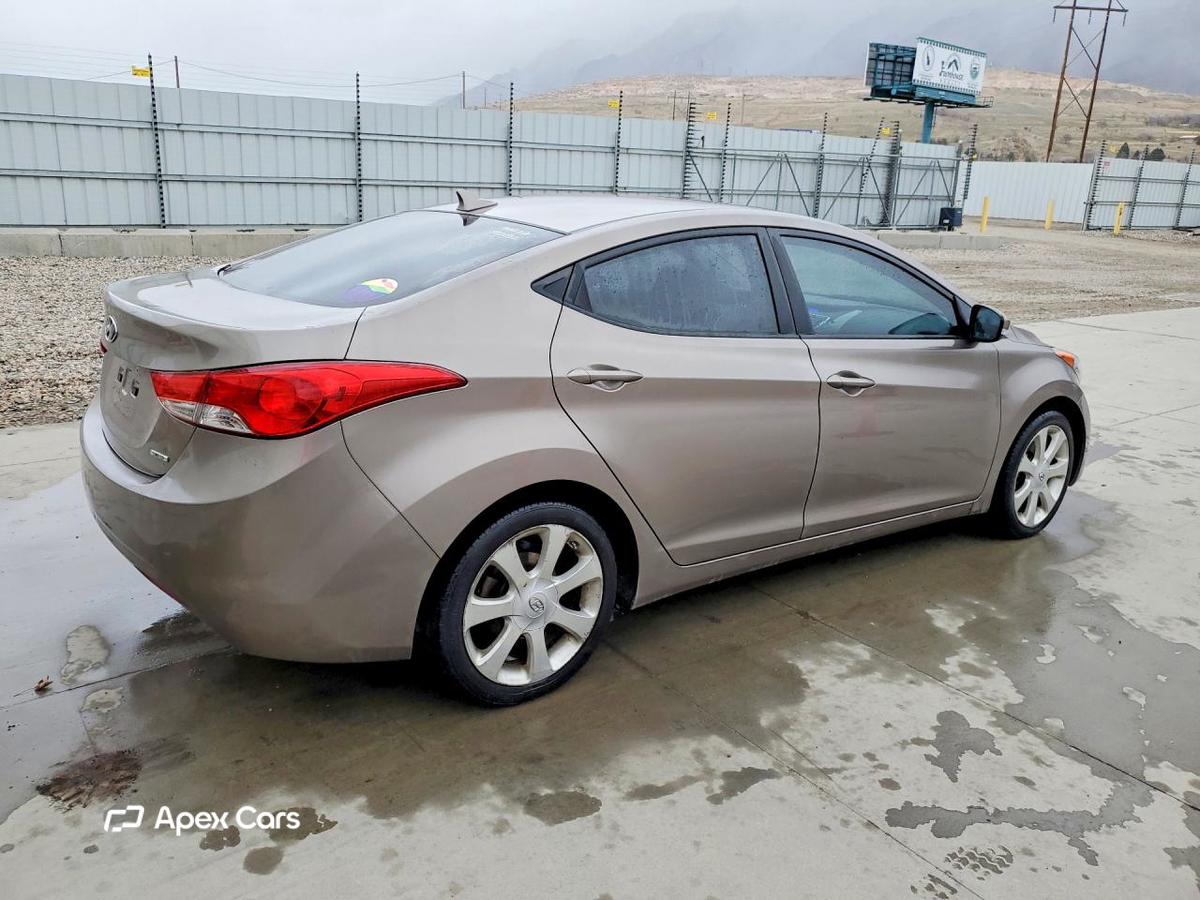 Hyundai Elantra 2011