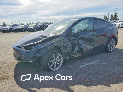 Tesla Model Y 2024 - Image 1 of 14