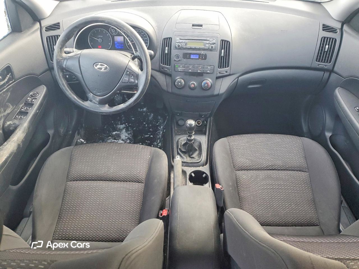 Hyundai Elantra 2012