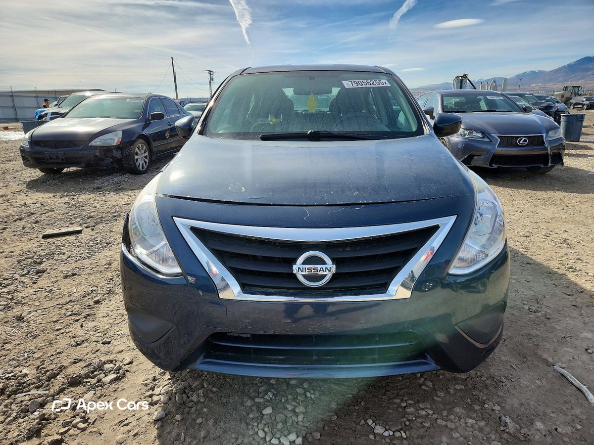 Nissan Versa 2016