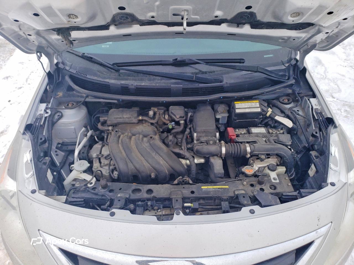 Nissan Versa 2015