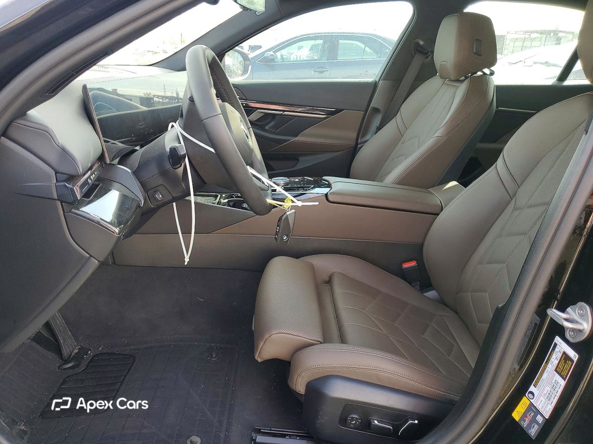 BMW i5 2025