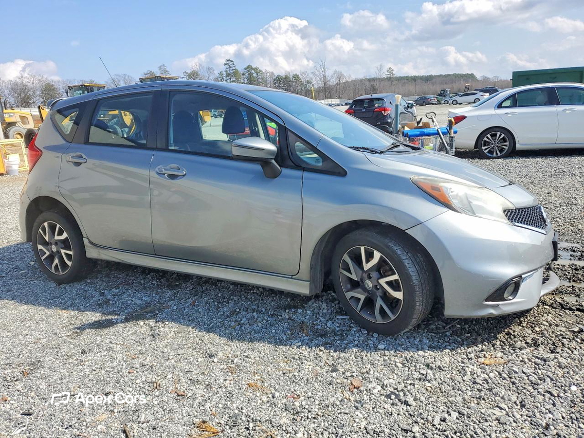 Nissan Versa 2015