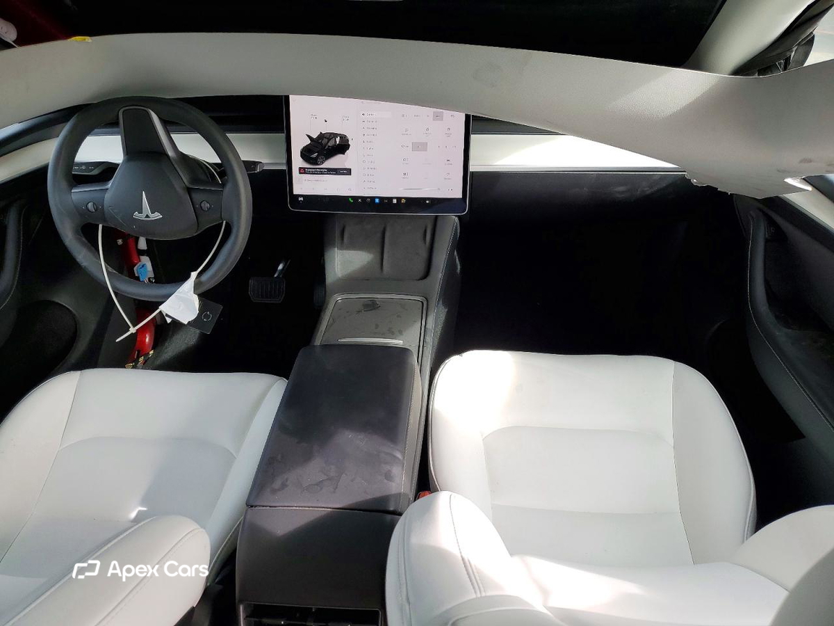Tesla Model Y 2025