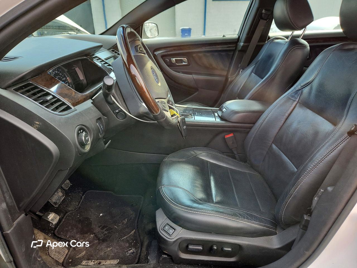 Ford Taurus 2016