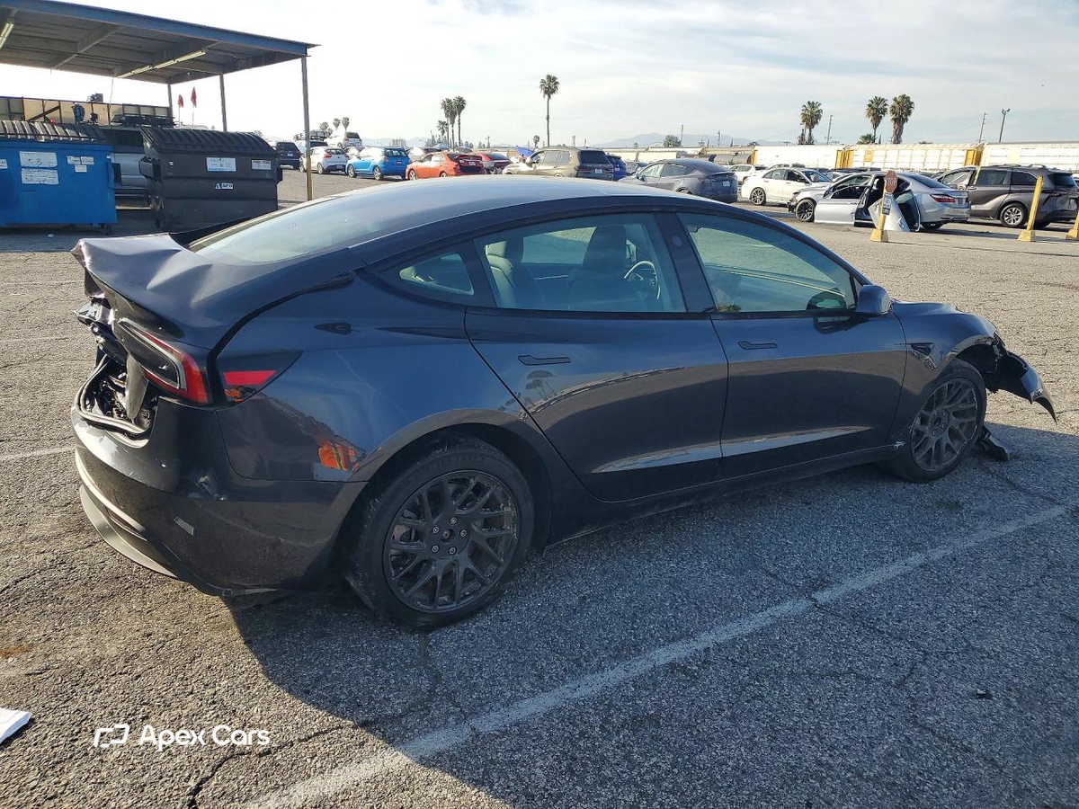 Tesla Model 3 2024