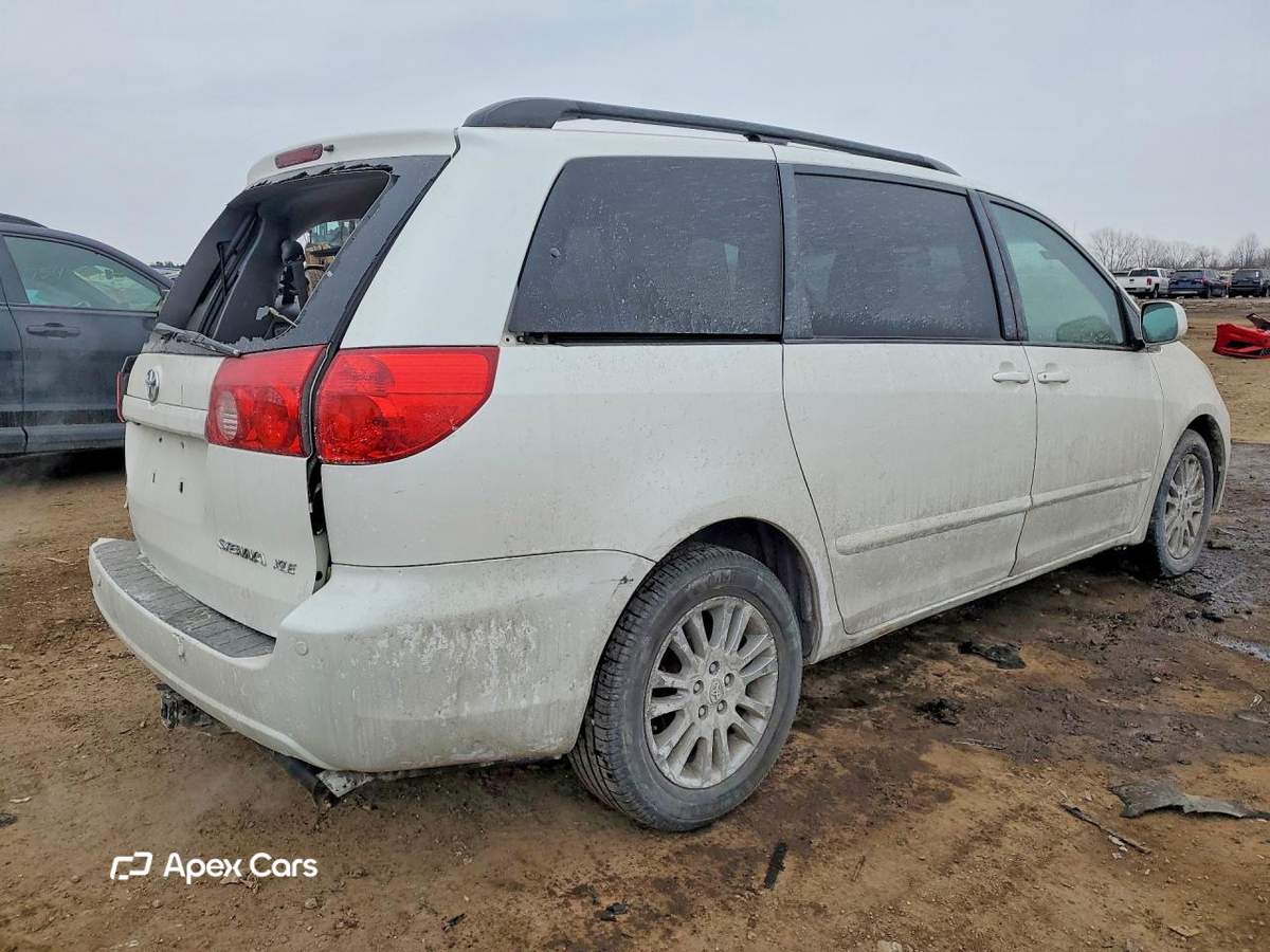 Toyota Sienna 2010