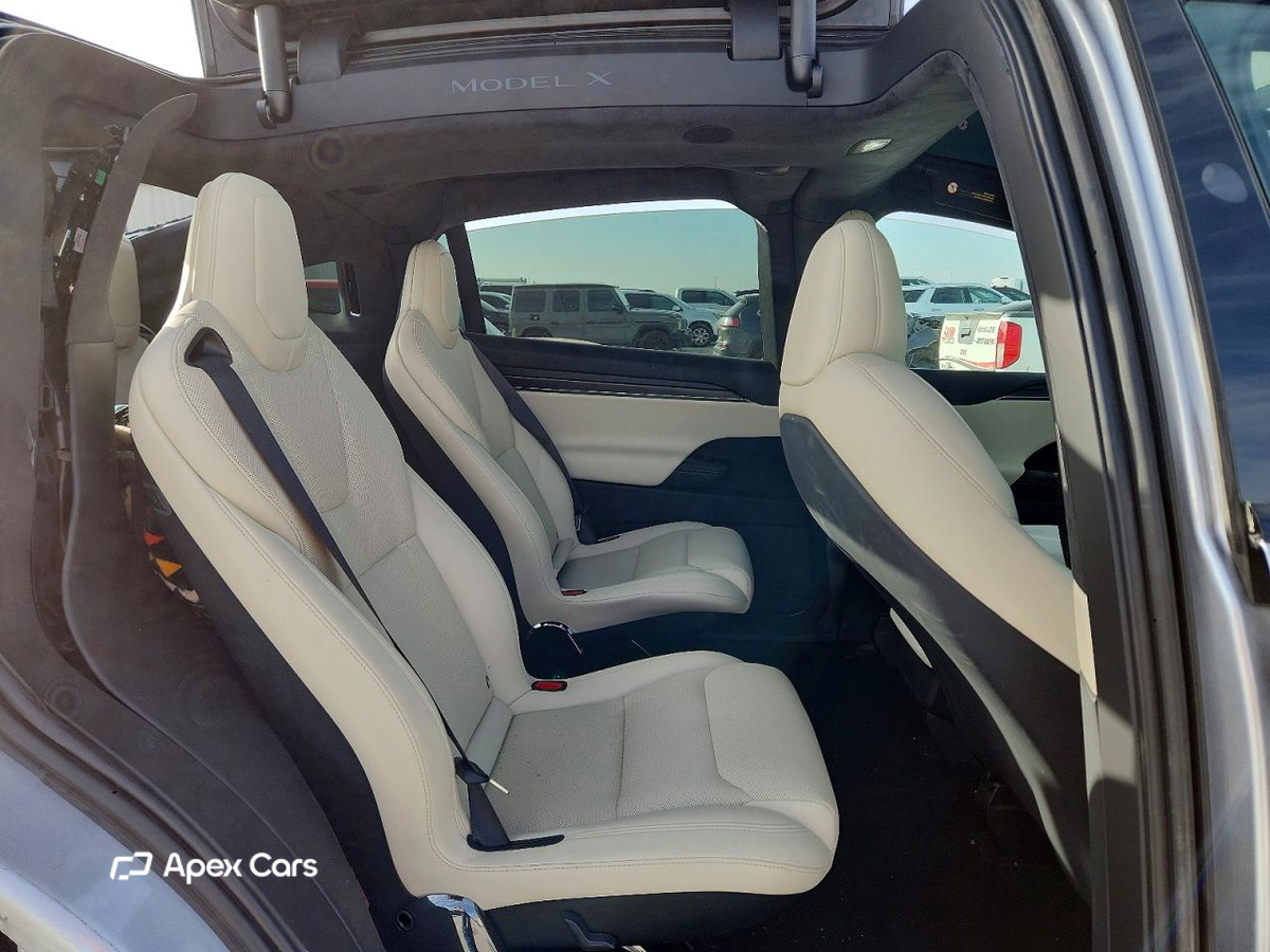 Tesla Model X 2026