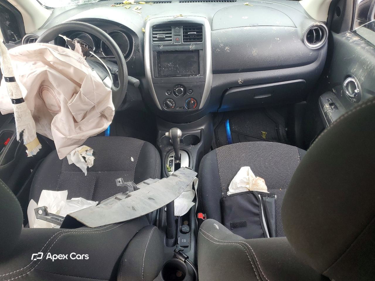 Nissan Versa 2015