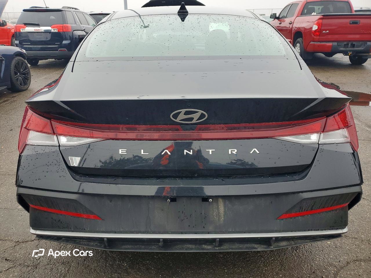 Hyundai Elantra 2025