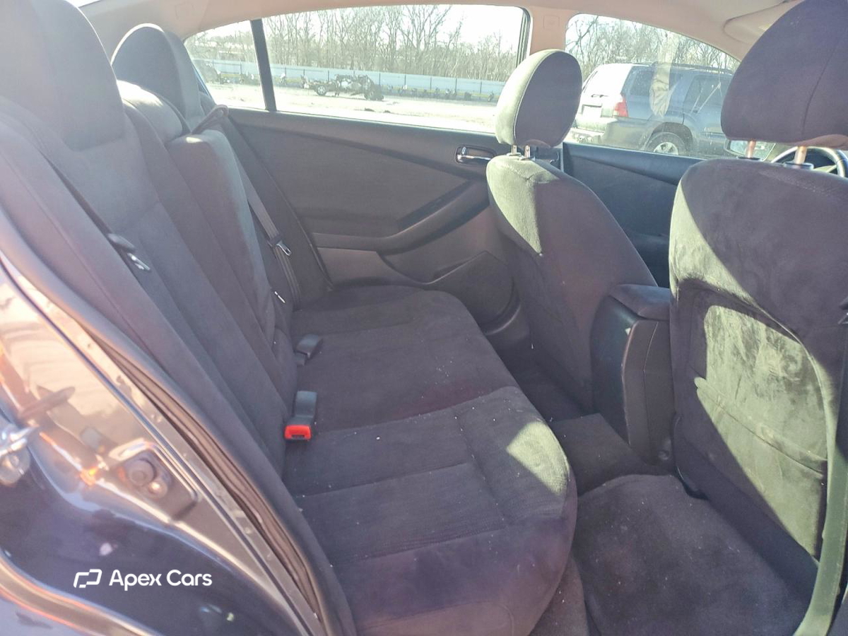 Nissan Altima 2012