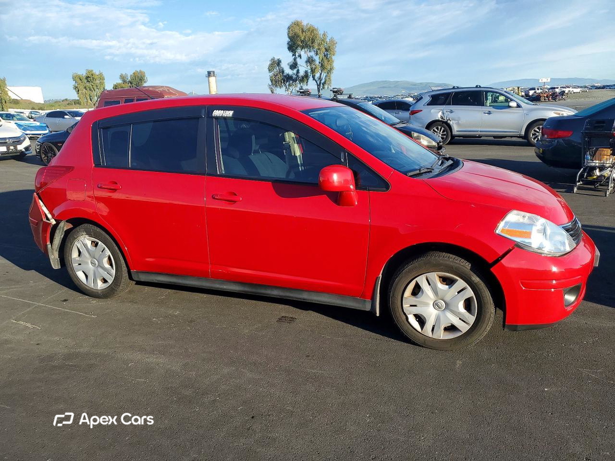 Nissan Versa 2011
