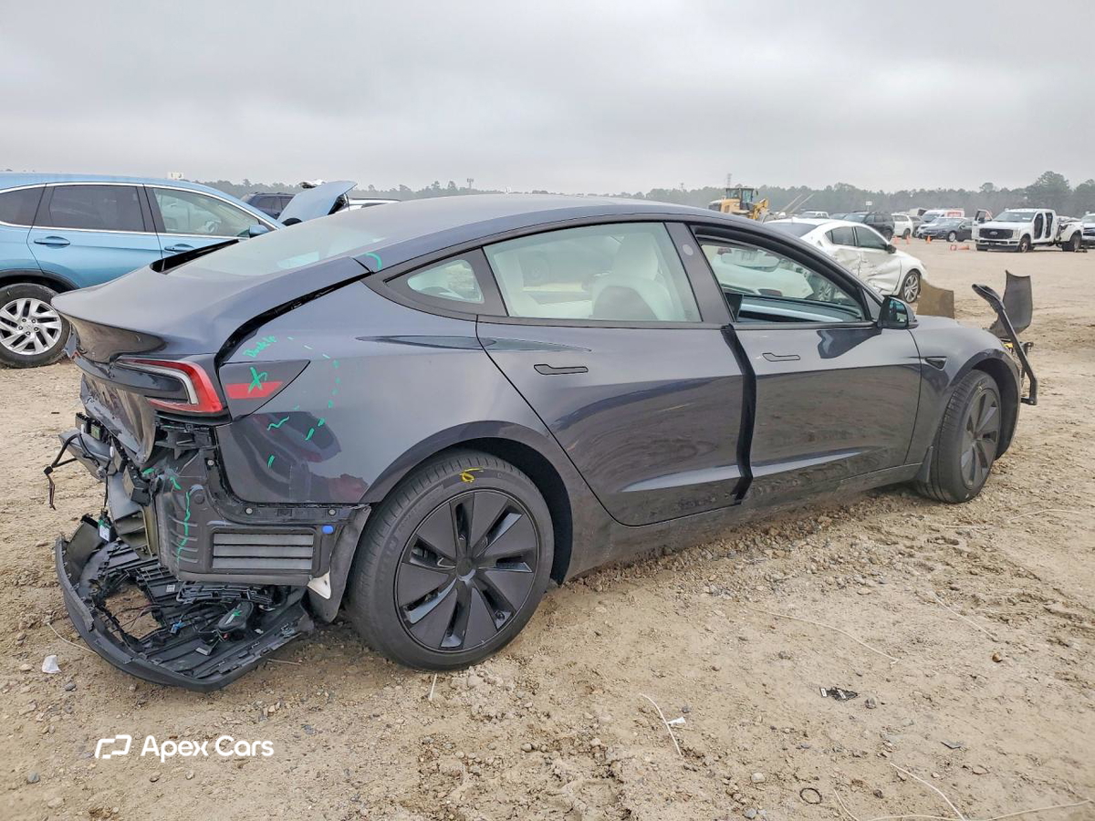 Tesla Model 3 2025