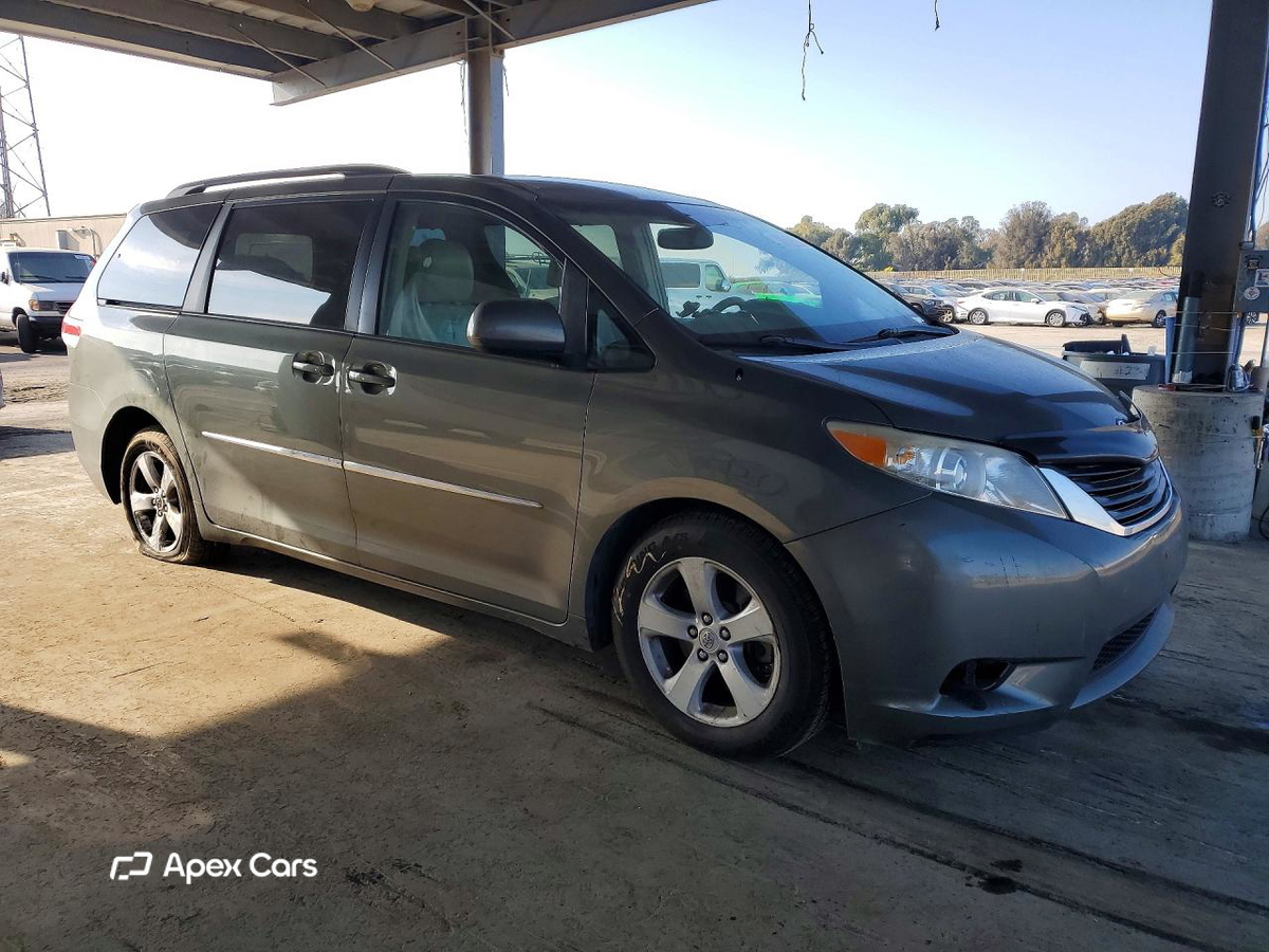 Toyota Sienna 2011