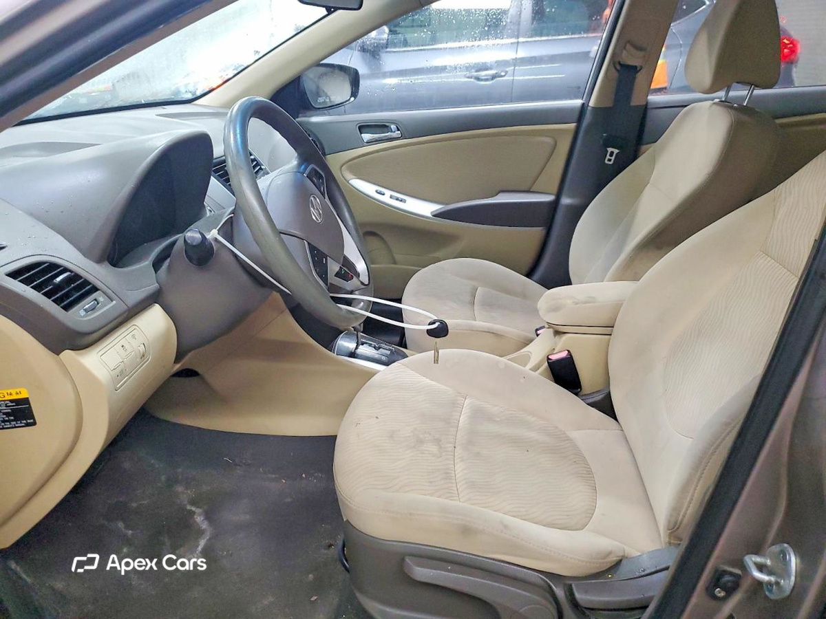 Hyundai Accent 2012