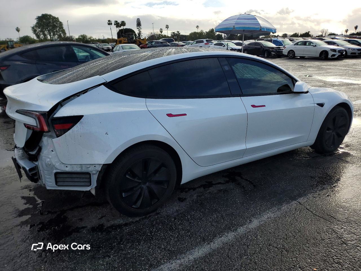 Tesla Model 3 2024