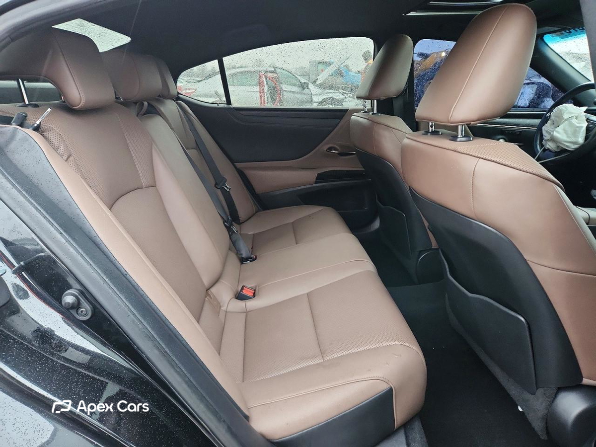 Lexus ES 2022