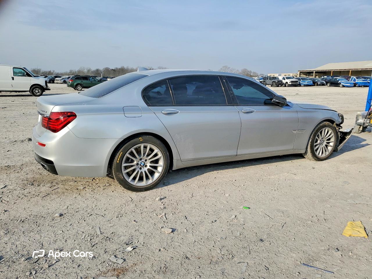 BMW Series 7 2015